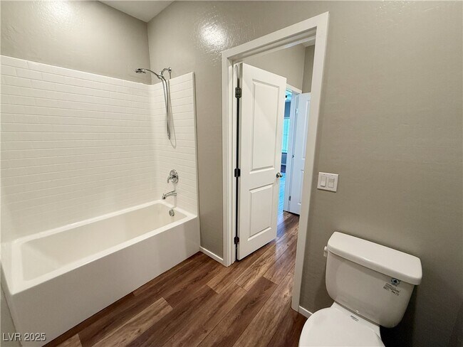 property at 525 Mossy Cup St