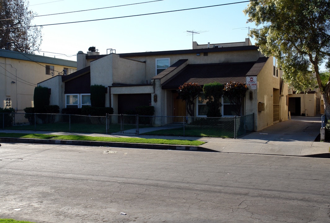 324-326 Lime St in Inglewood, CA - Building Photo