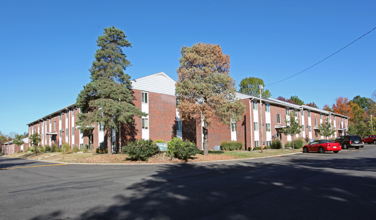 Country Brooke Apartments in Dayton, OH - Foto de edificio