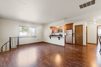 110 Newark Ave in Belleville, NJ - Building Photo - Building Photo