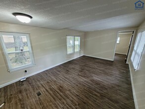271 C C Camp Rd in Cookeville, TN - Foto de edificio - Building Photo