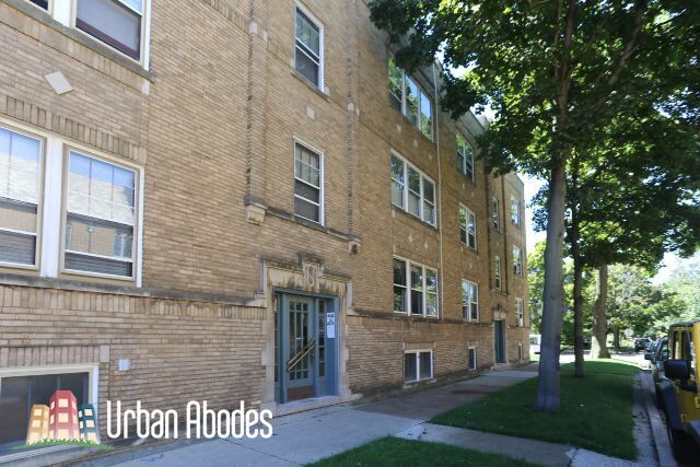 1653 W Gregory St in Chicago, IL - Building Photo