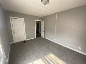 621 Douglas Ct in Davenport, IA - Building Photo - Building Photo