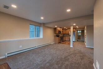 11357 Charles St in Longmont, CO - Foto de edificio - Building Photo
