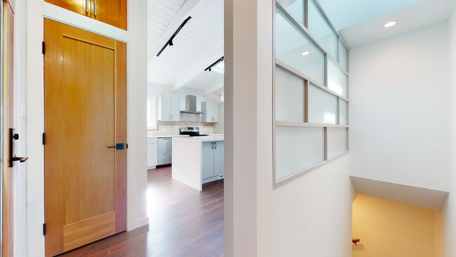 164 Highland Blvd in Kensington, CA - Building Photo - Building Photo