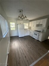 1300 Hazel St in Akron, OH - Building Photo - Building Photo