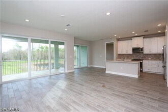 2626 Seychelles Cir in Naples, FL - Building Photo - Building Photo