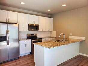 6905 Delaney Ln NE in Lacey, WA - Building Photo - Building Photo