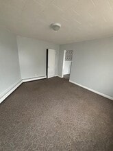 2 Hancock St, Unit 3 in Peabody, MA - Foto de edificio - Building Photo