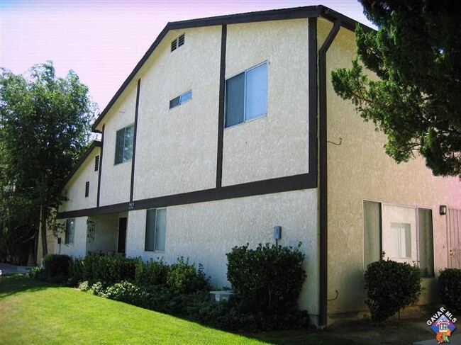 212 E Lancaster Blvd in Lancaster, CA - Building Photo - Building Photo