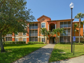 Palms of Monterrey in Ft. Myers, FL - Foto de edificio - Building Photo