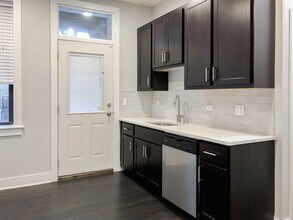 1952 W Nelson St, Unit 1W in Chicago, IL - Building Photo - Building Photo