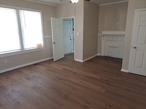 1004 W 5th Ave in Gastonia, NC - Foto de edificio - Building Photo