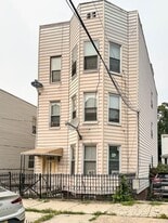 170 St Pauls Ave in Jersey City, NJ - Building Photo