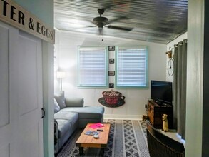 448 Avenue A NE, Unit Cozy Cottage in Winter Haven, FL - Building Photo - Building Photo