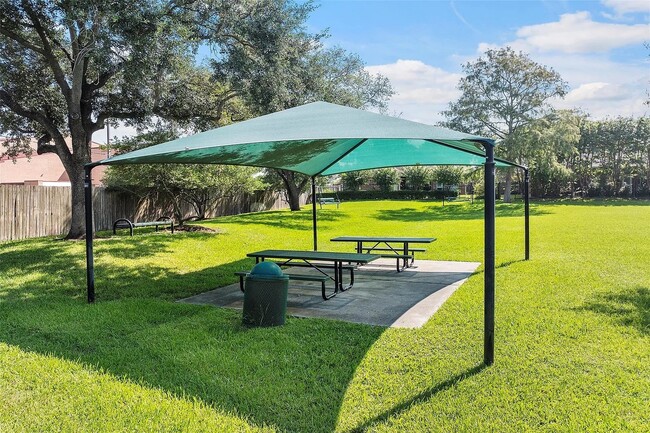 3427 Shadowchase Dr in Houston, TX - Foto de edificio - Building Photo