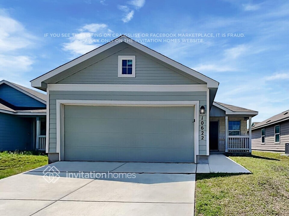 10622 Varmus Dr in Converse, TX - Foto de edificio