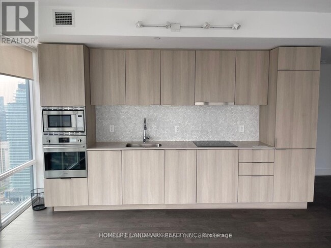 property at 955-3955 Bay St.