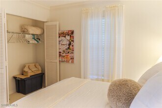 265 Deerwood Cir in Naples, FL - Foto de edificio - Building Photo