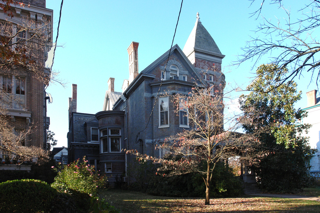 1022 Cherokee Rd in Louisville, KY - Building Photo