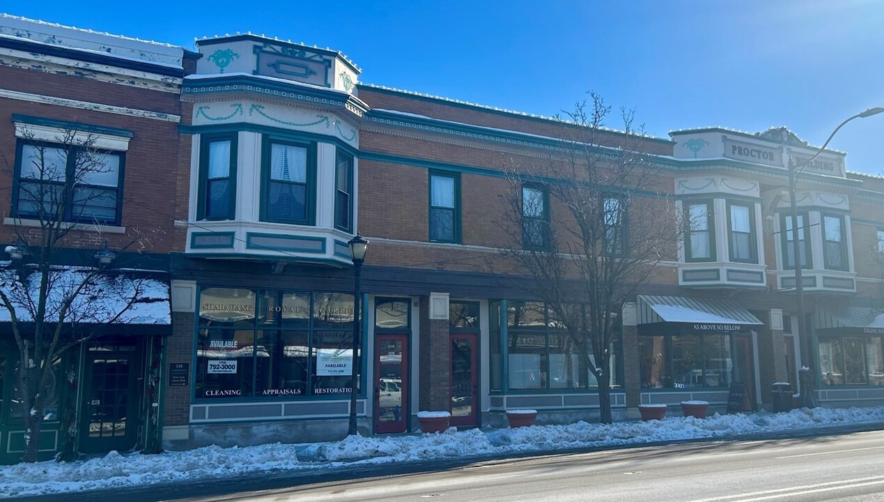 520 N Milwaukee Ave in Libertyville, IL - Building Photo