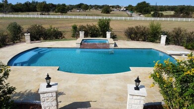 127 Brushy Creek Trail in Hutto, TX - Foto de edificio - Building Photo