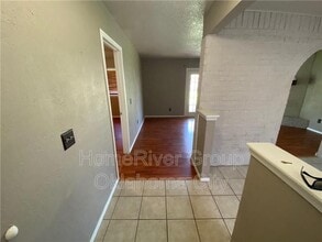 1029 Cambridge Dr in Yukon, OK - Building Photo - Building Photo