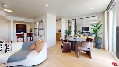 13900 Panay Way in Marina Del Rey, CA - Building Photo - Building Photo