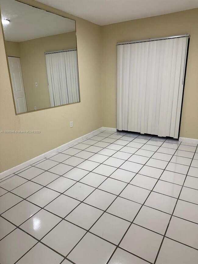 2341 W 66th Pl in Hialeah, FL - Building Photo - Building Photo