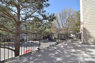 11058 Cedar Walk Lane in Charlotte, NC - Foto de edificio - Building Photo