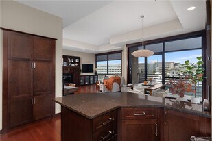 1018 Capitol Way S in Olympia, WA - Building Photo