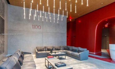 1100 S Miami Ave, Unit 2706 in Miami, FL - Building Photo - Building Photo