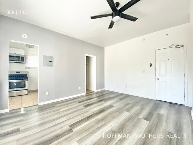 1416 W Olympic Blvd, Unit 35 in Los Angeles, CA - Foto de edificio - Building Photo