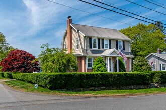 409 Mount Vernon St in Dedham, MA - Building Photo - Building Photo