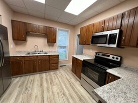 809 Kern St in Normal, IL - Building Photo