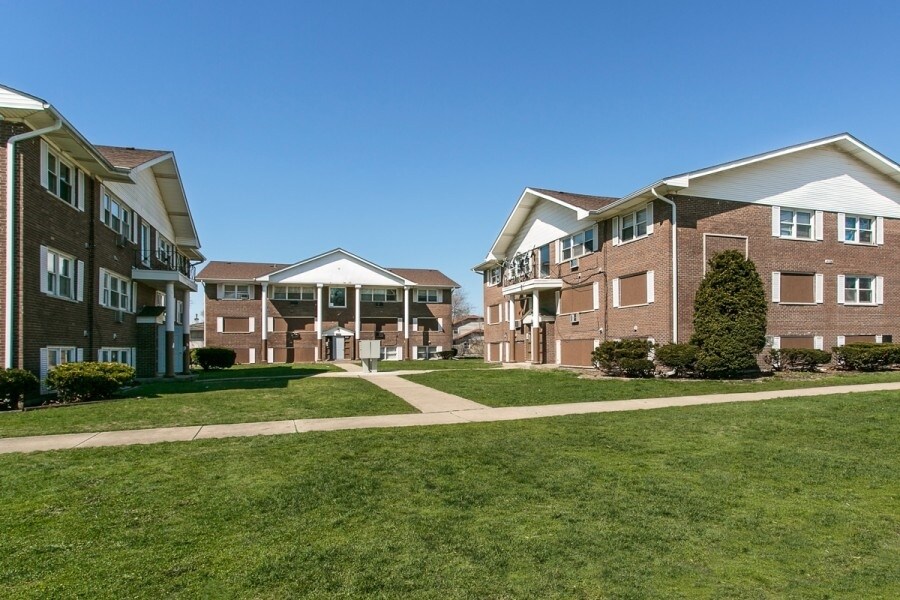 14538 S Cottage Grove Ave in Dolton, IL - Foto de edificio