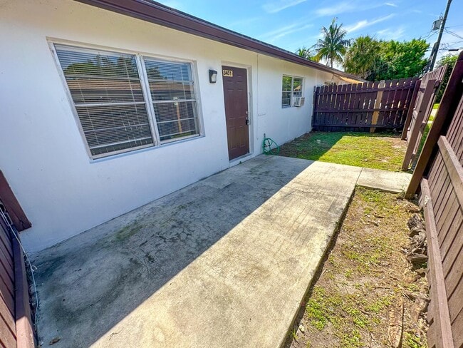 property at 3451 Hi St