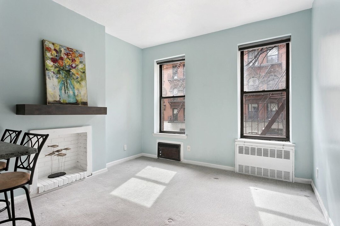 227 E 87th St in New York, NY - Building Photo