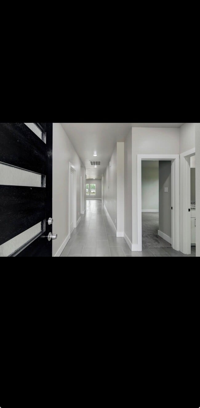 884 Rd 5203 in Cleveland, TX - Building Photo - Building Photo