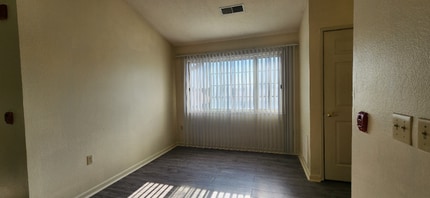 10085 W Lisbon Ave in Milwaukee, WI - Building Photo - Building Photo