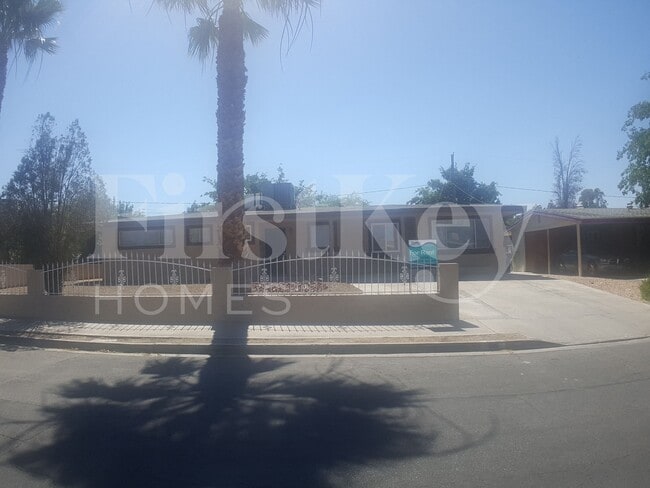 property at 913 Date St