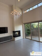 938 Oceo Cir S in Palm Springs, CA - Building Photo - Building Photo