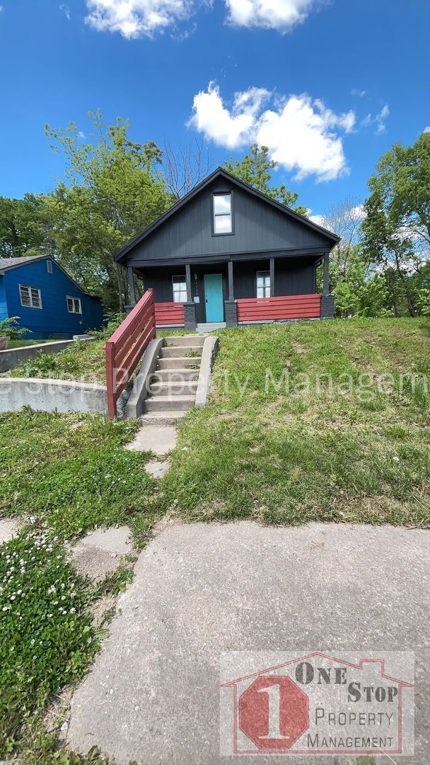 property at 4320 E 43rd St