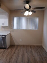 2438 S Nadine St, Unit 2 in West Covina, CA - Foto de edificio - Building Photo