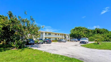 417 NE 17th Ave in Boynton Beach, FL - Building Photo - Building Photo