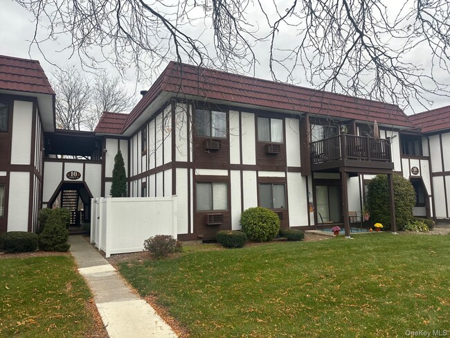 property at 10 Skyline Dr