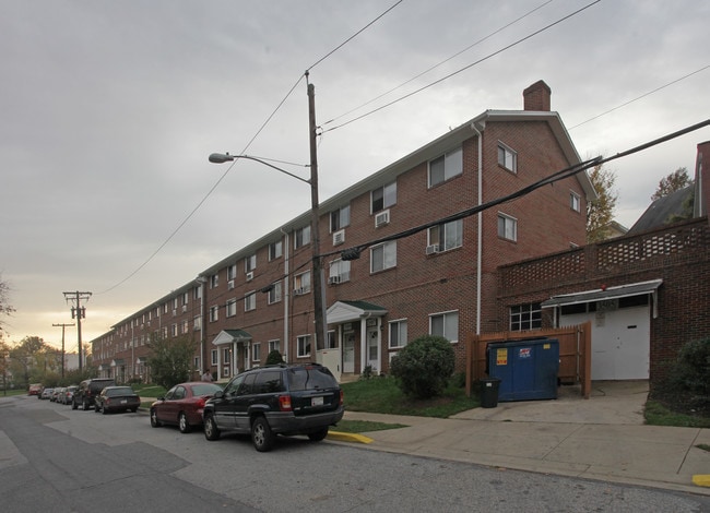 Newton Square Apartments in Mount Rainier, MD - Building Photo - Building Photo