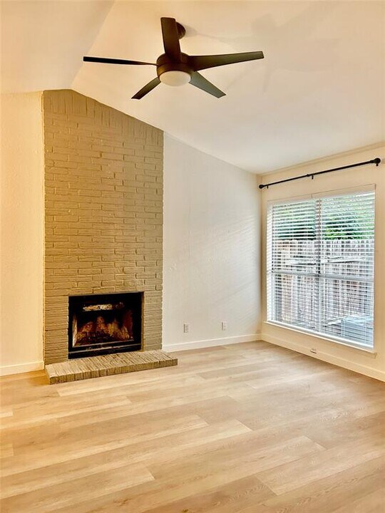 8003 Clydesdale Dr in Austin, TX - Foto de edificio