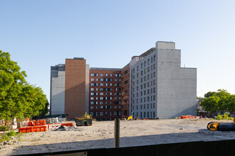 Help Hinsdale B in Brooklyn, NY - Foto de edificio - Building Photo