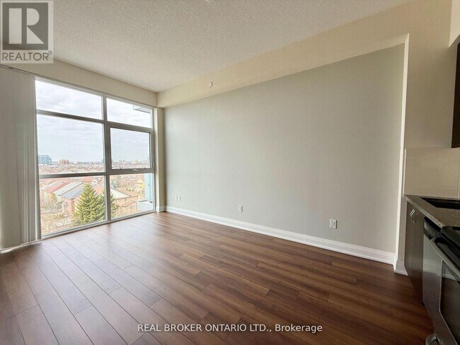 8763 Bayview Ave in Richmond Hill, ON - Building Photo - Building Photo